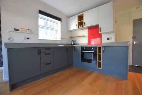 Studio to rent, Brighton Road, South Croydon, CR2