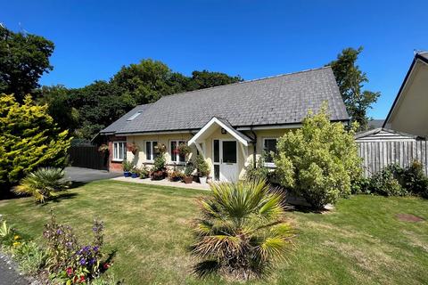 4 bedroom detached bungalow for sale, Dolphin Court, New Quay, SA45