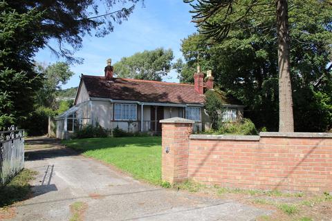 3 bedroom detached bungalow for sale, New Road, Goodwick