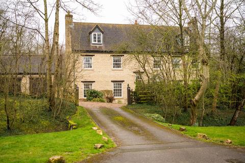5 bedroom detached house for sale - The Green, Deanshanger, Milton Keynes