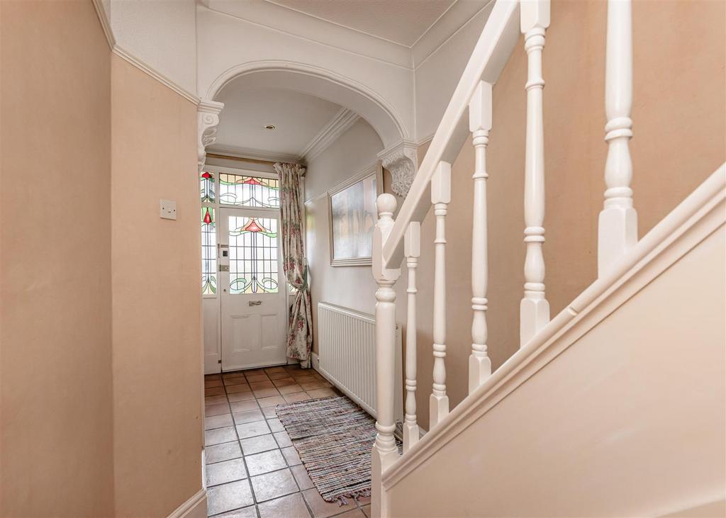 29 Walk Lane-hall.jpg