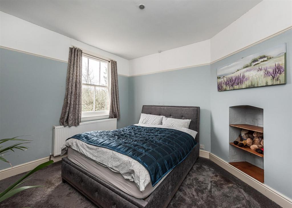 29 Walk Lane-bed2.jpg