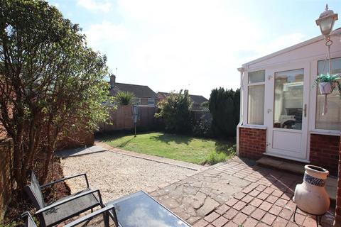 4 bedroom semi-detached house for sale - Farm Close, Broadfields, Exeter