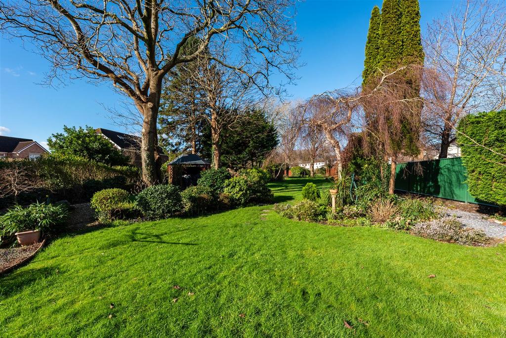 Bwrw Road, Loughor, Swansea 6 bed detached house for sale £620,000