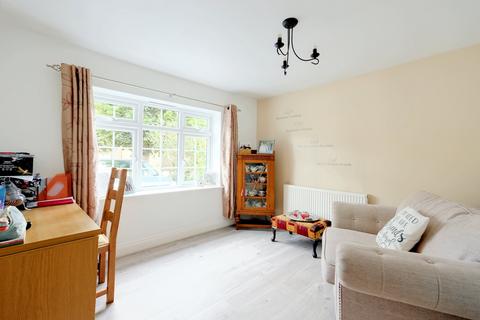 13 Avenue Road, Chelmsford, CM2 9TY