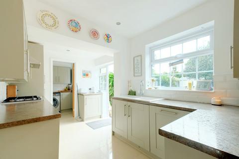 13 Avenue Road, Chelmsford, CM2 9TY
