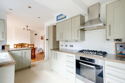13 Avenue Road, Chelmsford, CM2 9TY