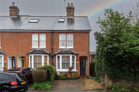 2 bedroom end of terrace house for sale, Blackborough Road, Reigate