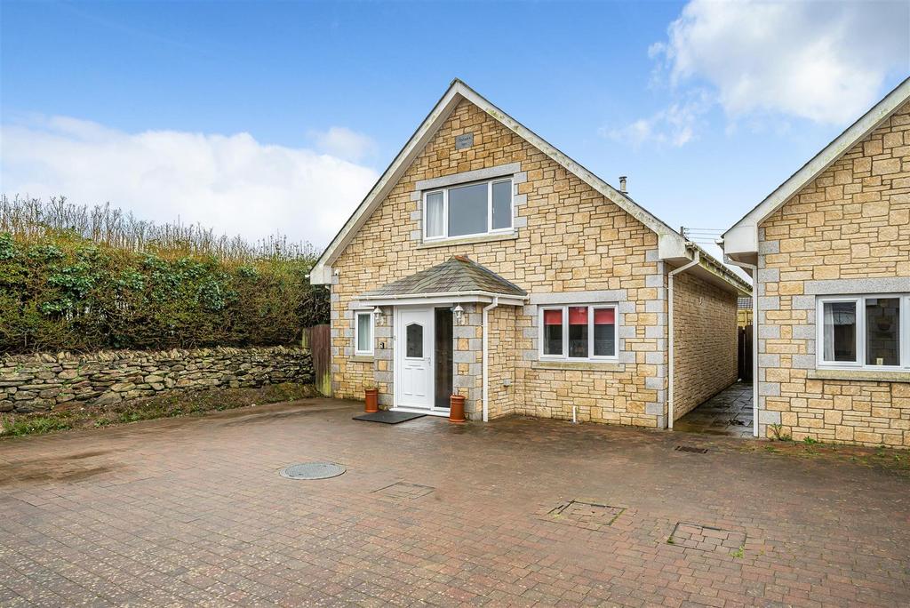 Mount Hawke, Truro 4 bed detached house for sale £500,000