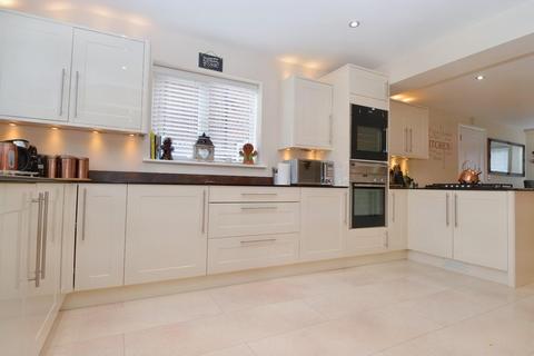 4 bedroom detached house for sale - Colliers Way, Cannock WS12
