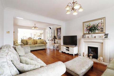 4 bedroom detached house for sale, Shepherds Lane, Dartford