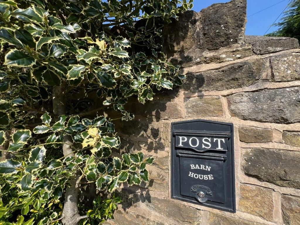 Post box.jpg
