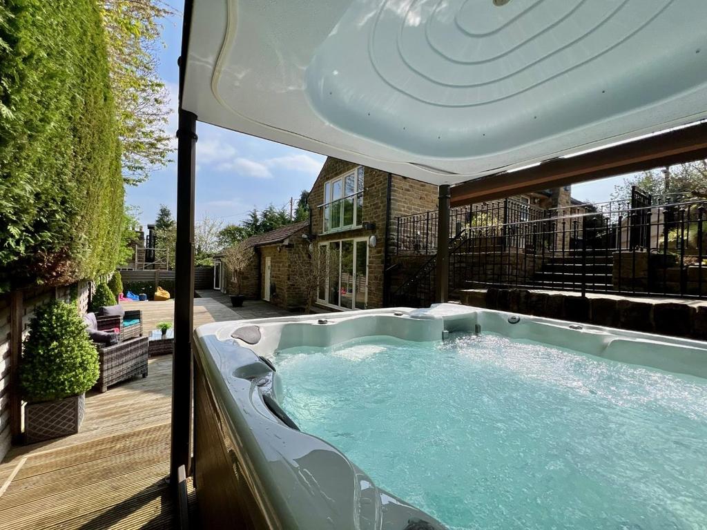 Pool area 2.jpg