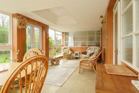 3 bedroom detached bungalow for sale - Newlay Lane, Bramley, LS13 2AL