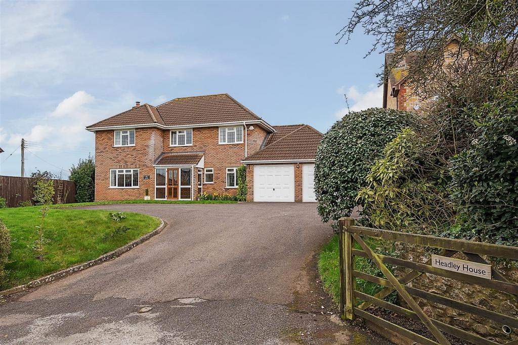 Staplehay, Trull, Taunton 4 bed detached house for sale £750,000