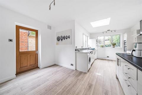 40 Hook Road, Surbiton, KT6 5BH