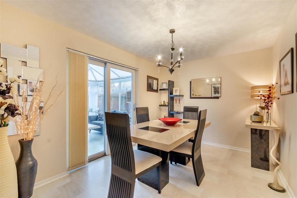 8585909-interior14.jpg