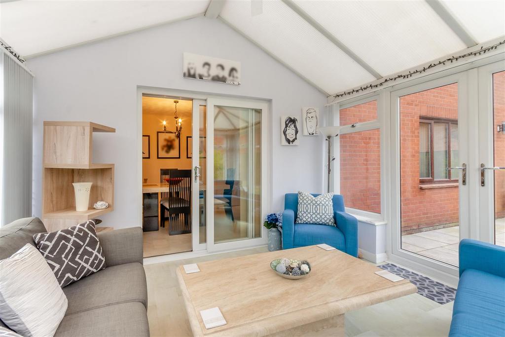 8585909-interior18.jpg