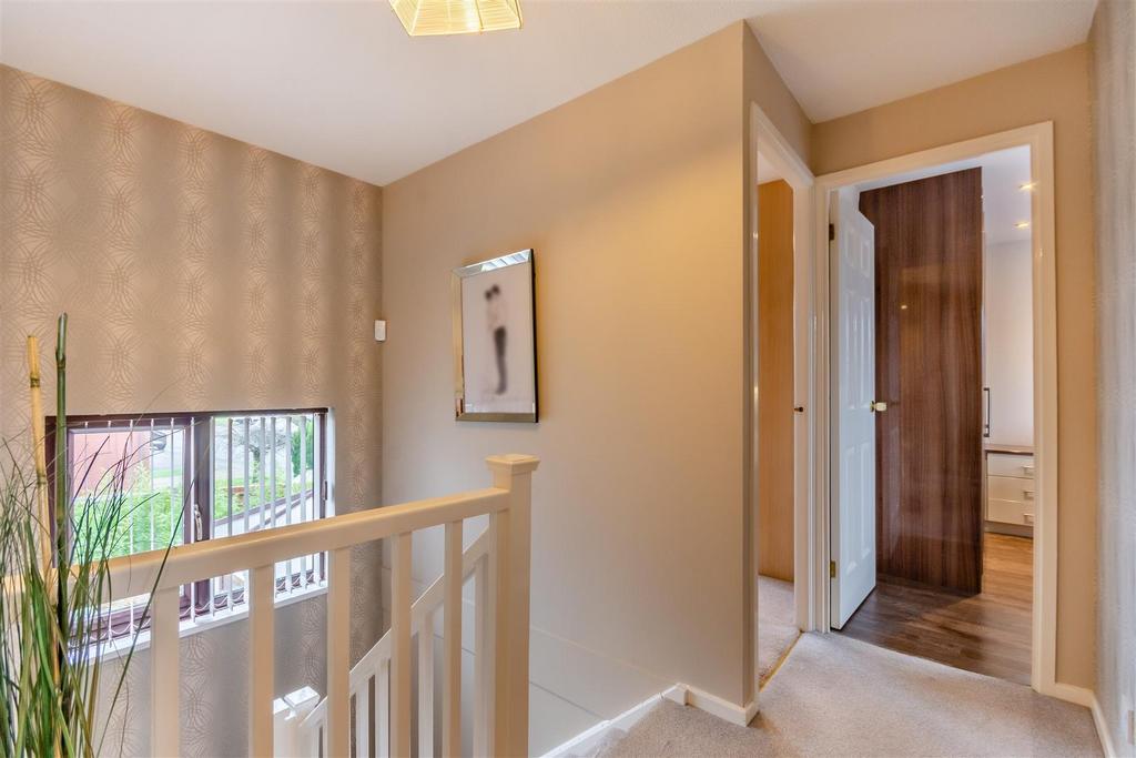 8585909-interior34.jpg