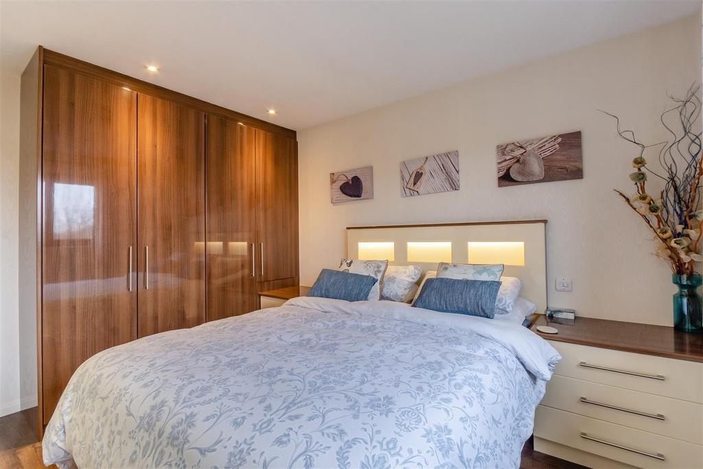 8585909-interior24.jpg