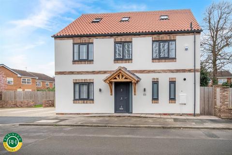 2a Blenheim Drive, Finningley, Doncaster, DN9 3QF