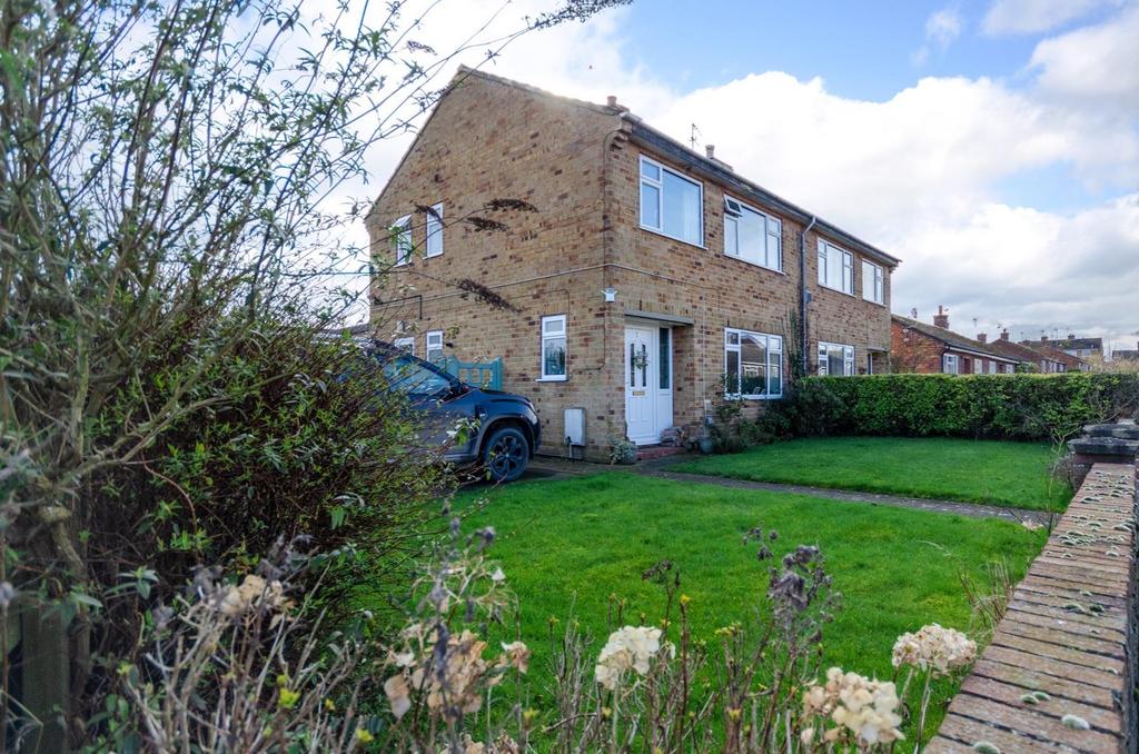 Kyle Close, Tollerton 3 bed semidetached house for sale £290,000