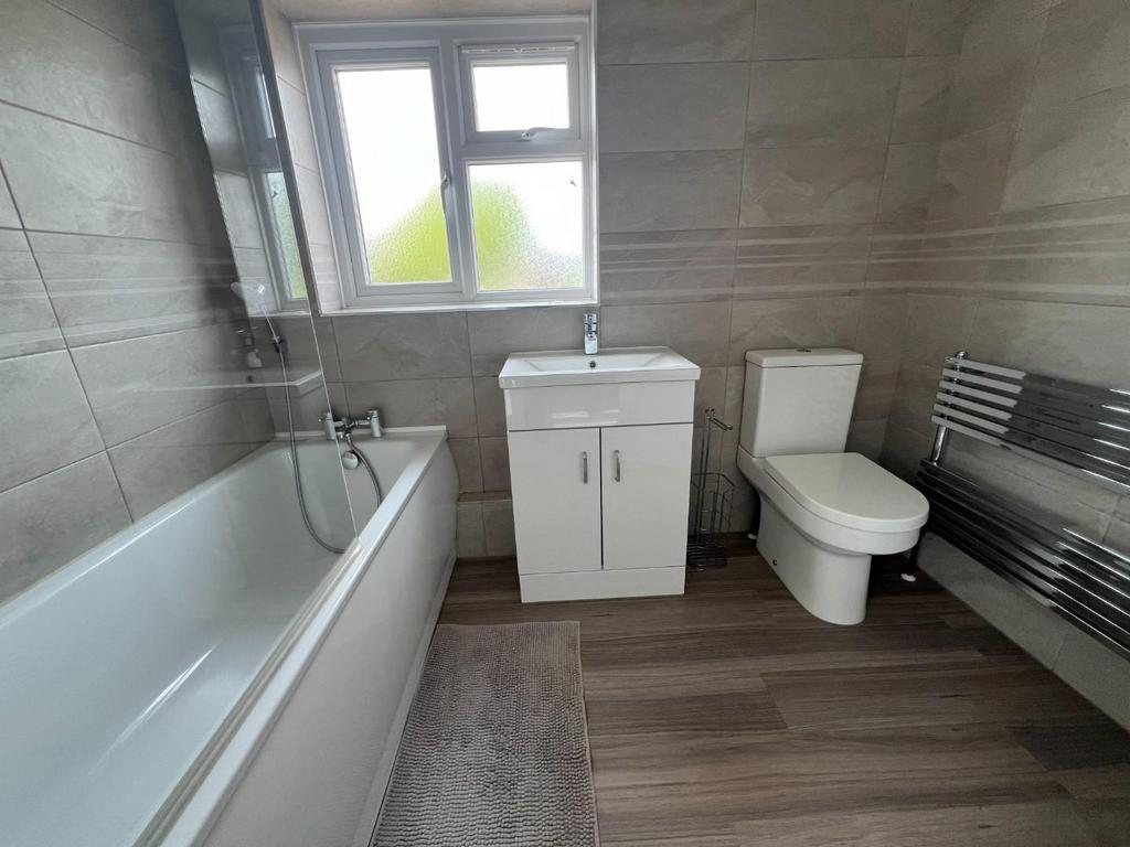 Bathoom.JPG