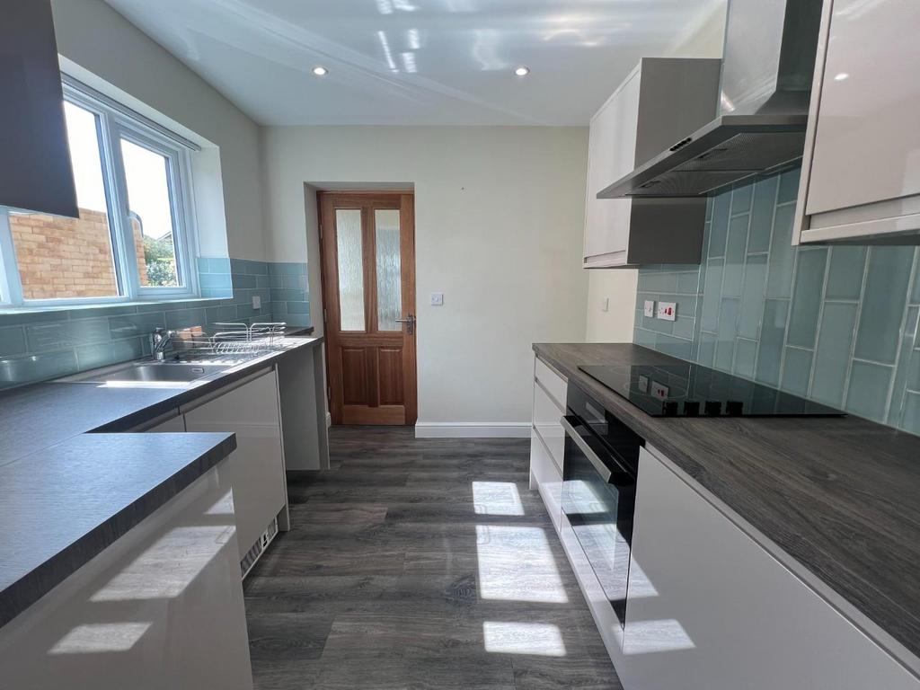 Kitchen1.JPG