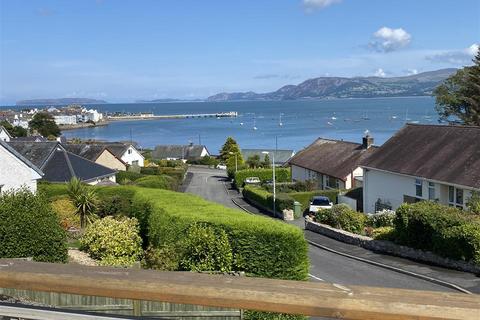 undefined, Cae Mair, Beaumaris