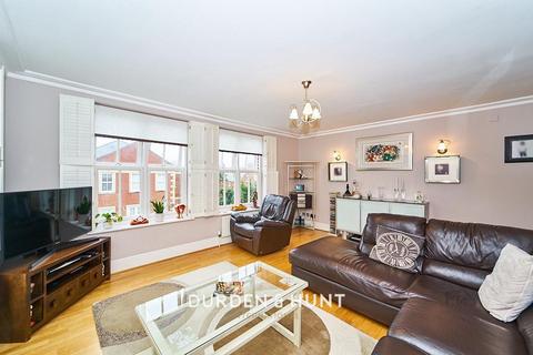 2 bedroom apartment for sale - Bradfield House, The Boulevard, Repton Park