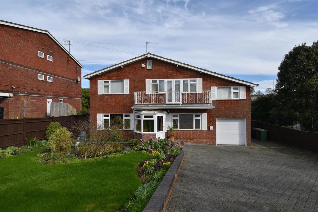 Battle Road, St. LeonardsOnSea 3 bed detached house for sale £550,000