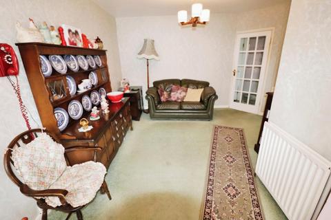 3 bedroom semi-detached house for sale, Nuneaton Road, Bulkington, Bedworth