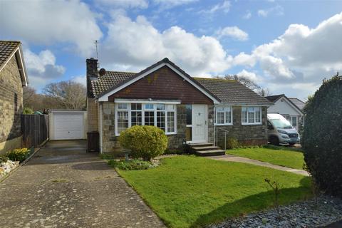 3 bedroom detached bungalow for sale - 8 Goldings Way, Freshwater