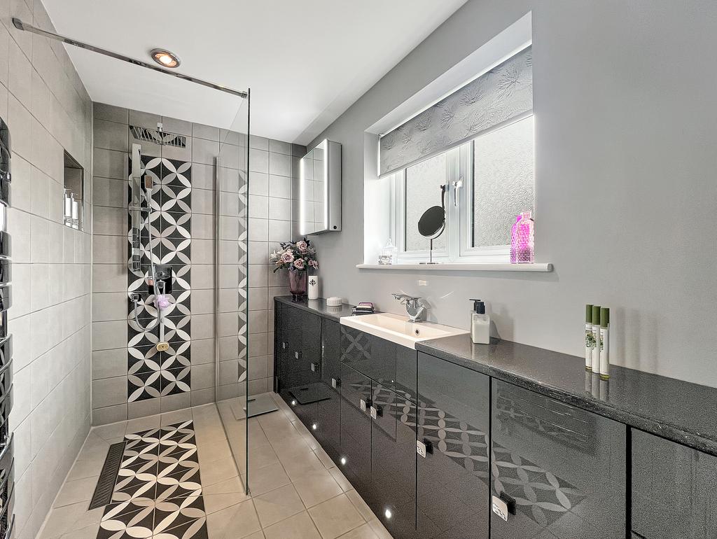 En Suite Wet-Room
