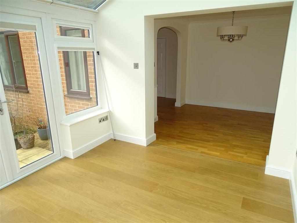 Conservatory to Dining Area