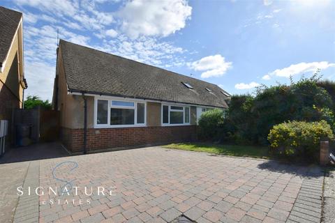 2 bedroom bungalow to rent, The Mall, Park Street, St. Albans
