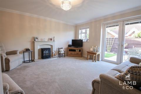 2 bedroom detached bungalow for sale, Bramble Way, Great Clacton CO15