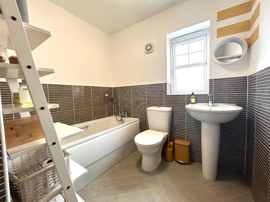 Family Bathroom v2.jpg