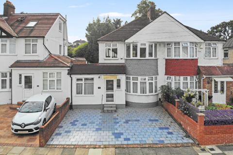 29 Mayday Gardens, London, SE3 8NJ