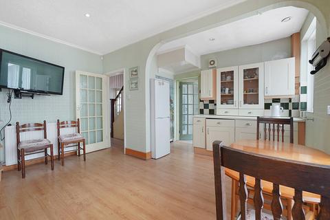 29 Mayday Gardens, London, SE3 8NJ