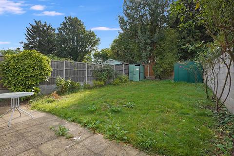 29 Mayday Gardens, London, SE3 8NJ