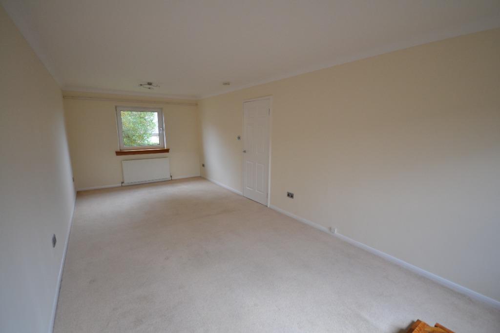 Lanark Road, Juniper Green... 2 bed flat £1,250 pcm (£288 pw)