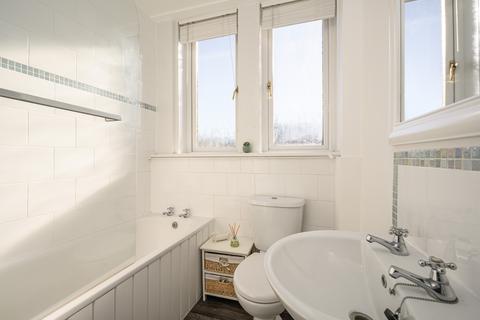 32/14 Bryson Road, Edinburgh, EH11 1DX