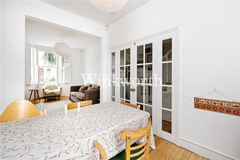 51 Station Crescent, London, N15 5BG