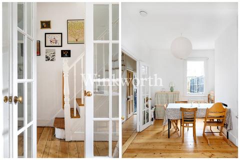51 Station Crescent, London, N15 5BG