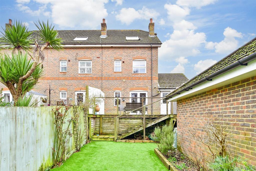 Crowhurst Crescent, Storrington, West Sussex 4 bed townhouse for sale £450,000