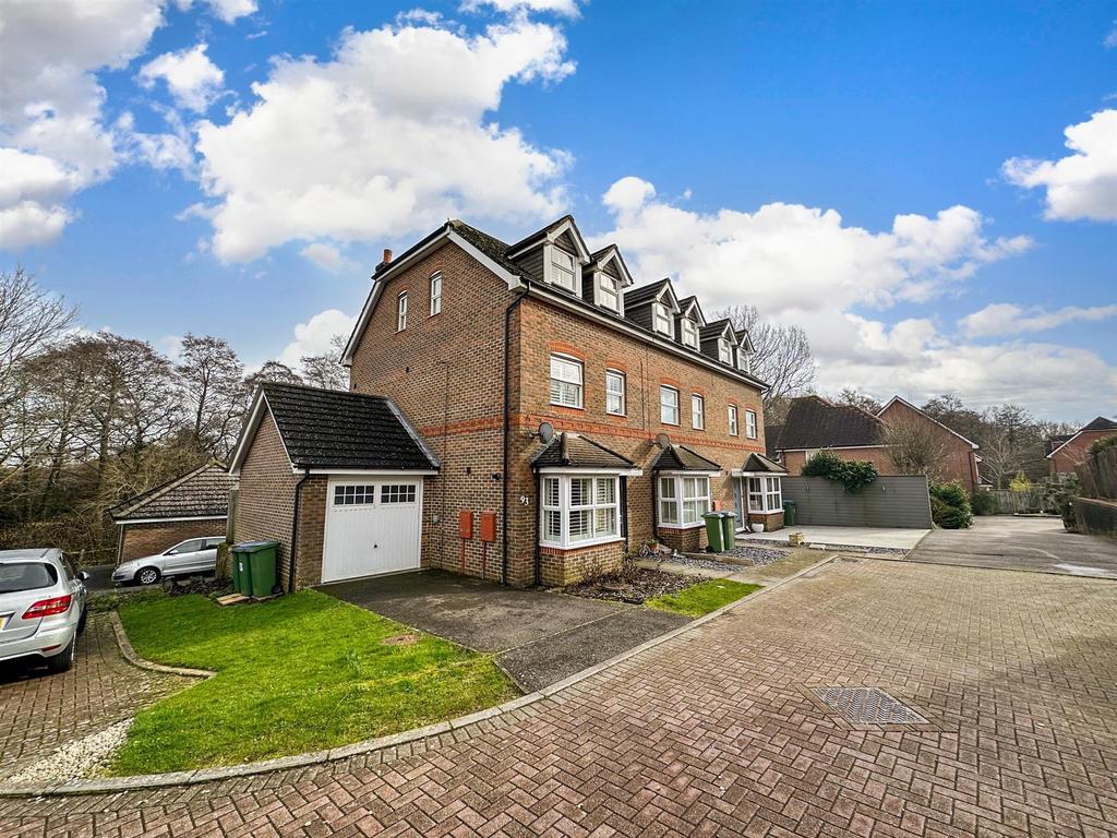 Crowhurst Crescent, Storrington, West Sussex 4 bed townhouse for sale £450,000