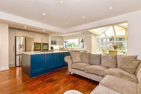 4 bedroom link detached house for sale - High Road North, Steeple View, Basildon, Essex