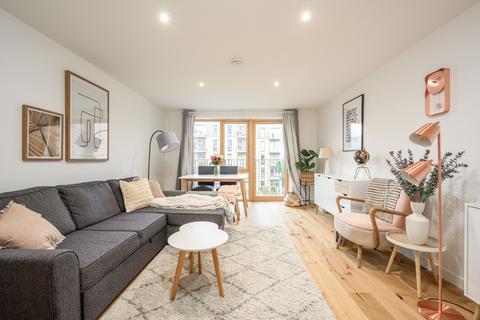 3 bedroom flat for sale - Hughes Close, Edinburgh EH7
