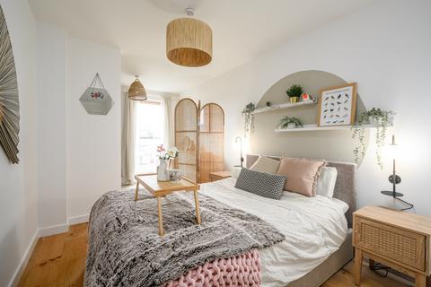 3 bedroom flat for sale, Hughes Close, Edinburgh EH7